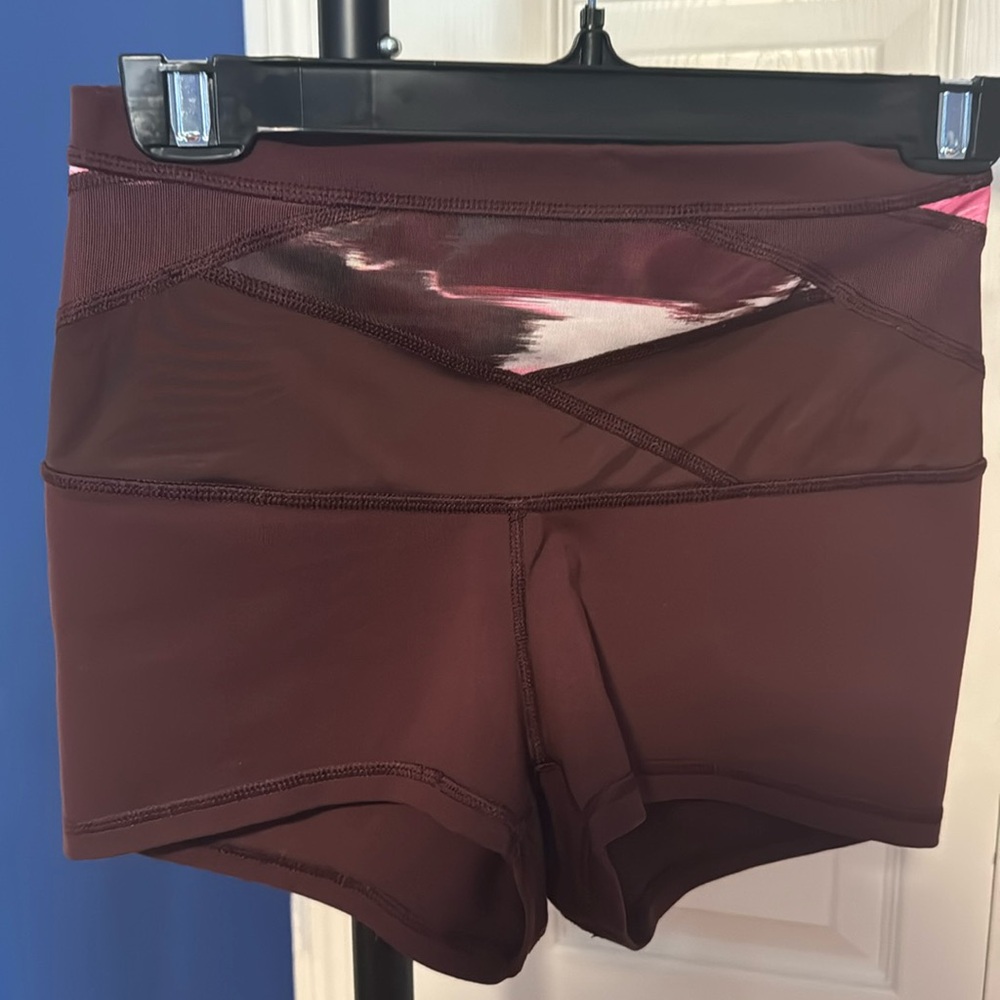 123.lululemon Multicolor Reverse Able Shorts